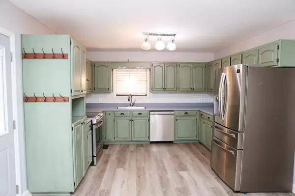 Lawrenceburg, TN 38464,31 Community Rd