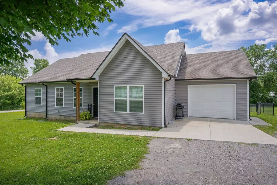 617 Estes St, Smithville, TN 37166