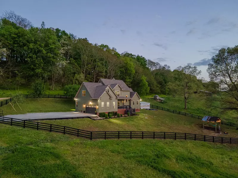 3092 Morel Rd, Columbia, TN 38401