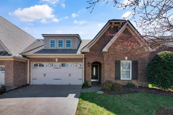 1009 Club View Dr, Gallatin, TN 37066