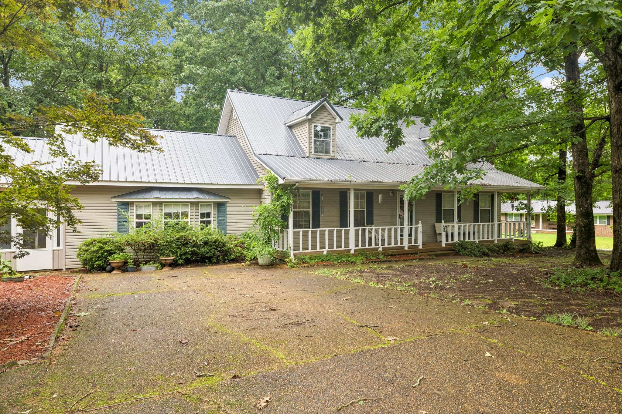 Hohenwald, TN 38462,219 Lakeview Dr