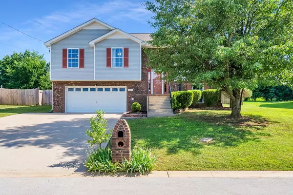 Clarksville, TN 37040,923 Hedge Apple Dr