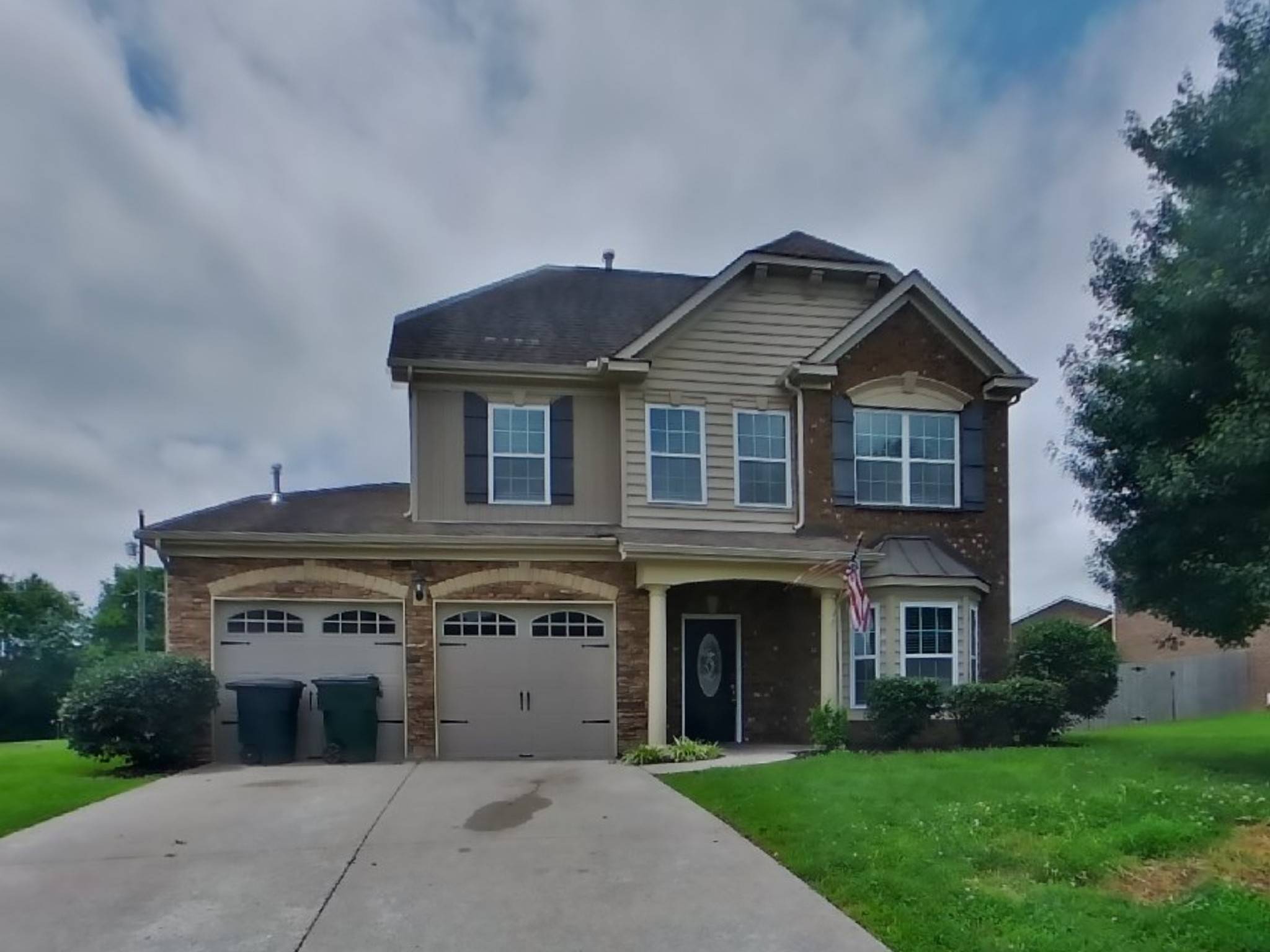 1033 Middleton Ln, Gallatin, TN 37066