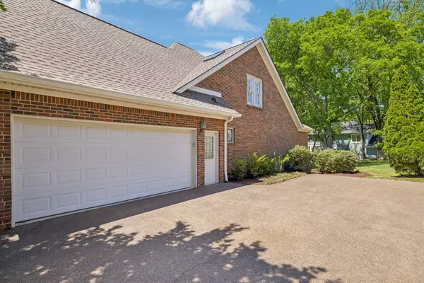 Brentwood, TN 37027,5560 Hearthstone Ln