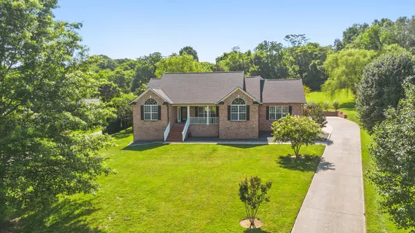 1057 The Long Run, Columbia, TN 38401