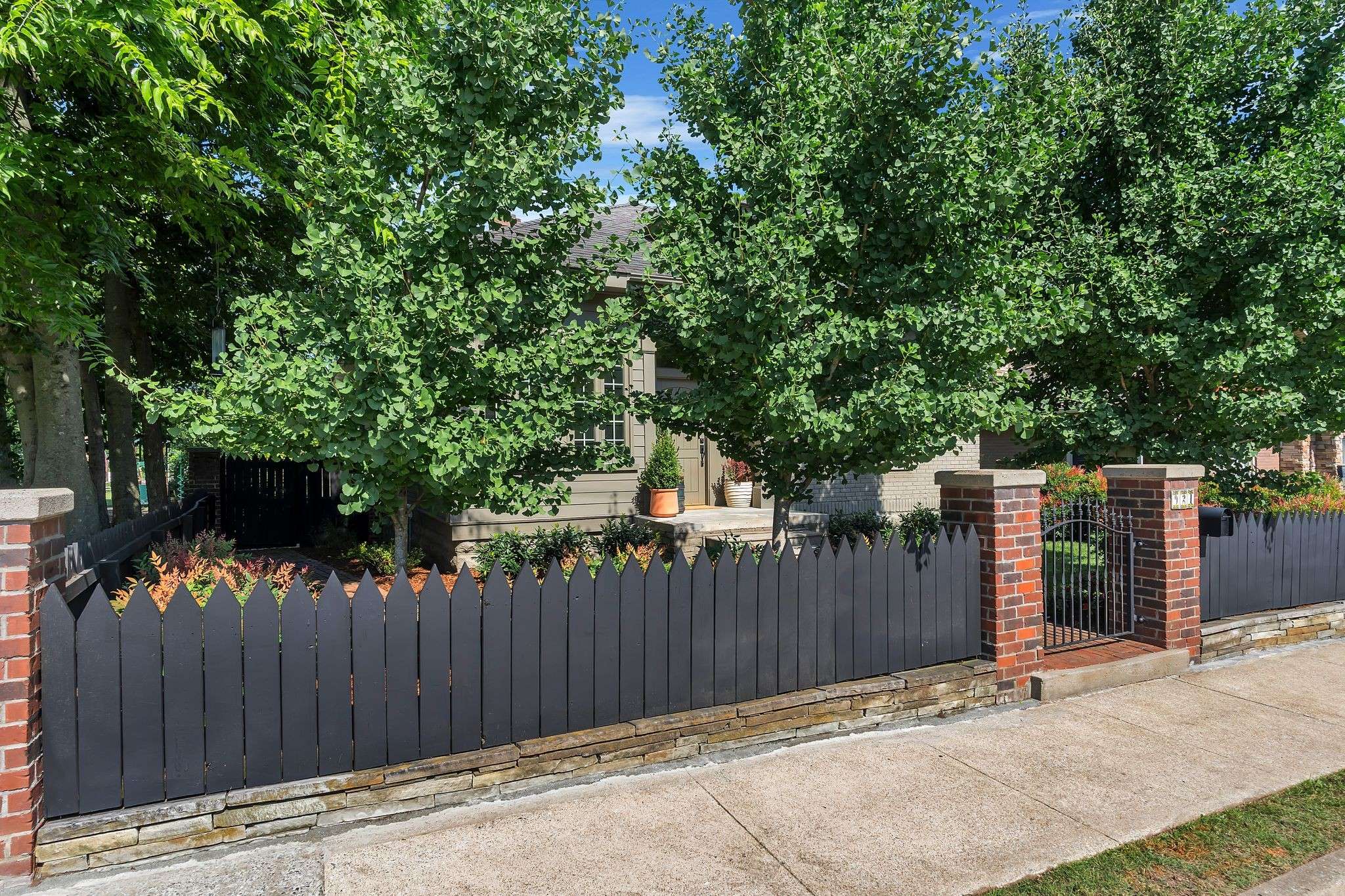 Nashville, TN 37212,921 14th Ave #S