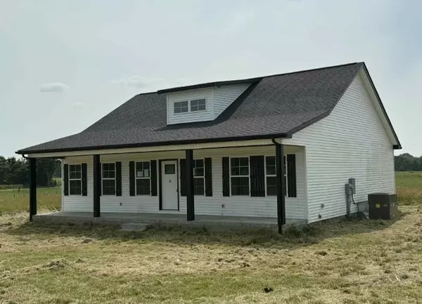 819 Law Rd, Lafayette, TN 37083