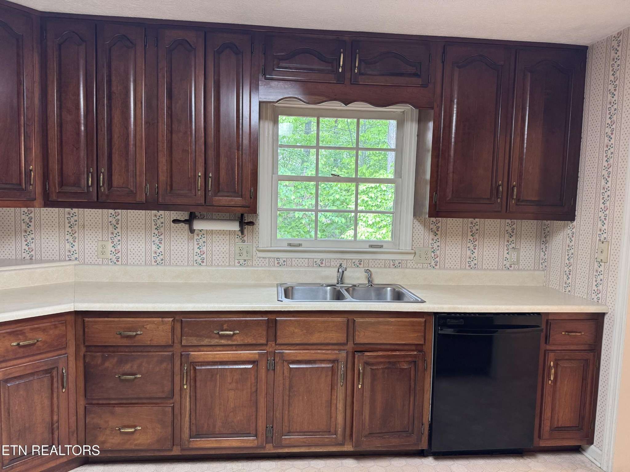 Oak Ridge, TN 37830,182 Whippoorwill Drive