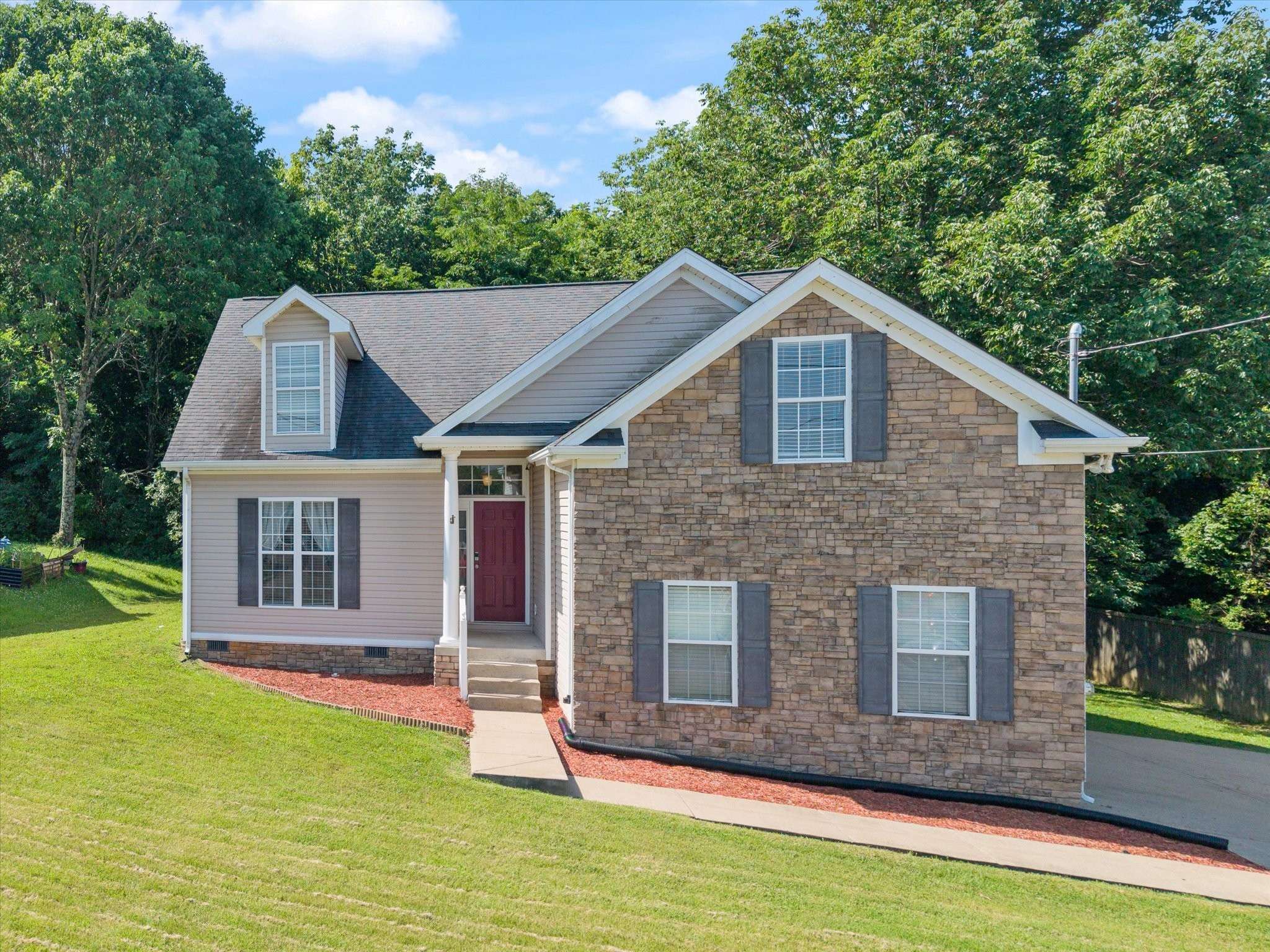 1554 Laurel Ledge Drive, La Vergne, TN 37086