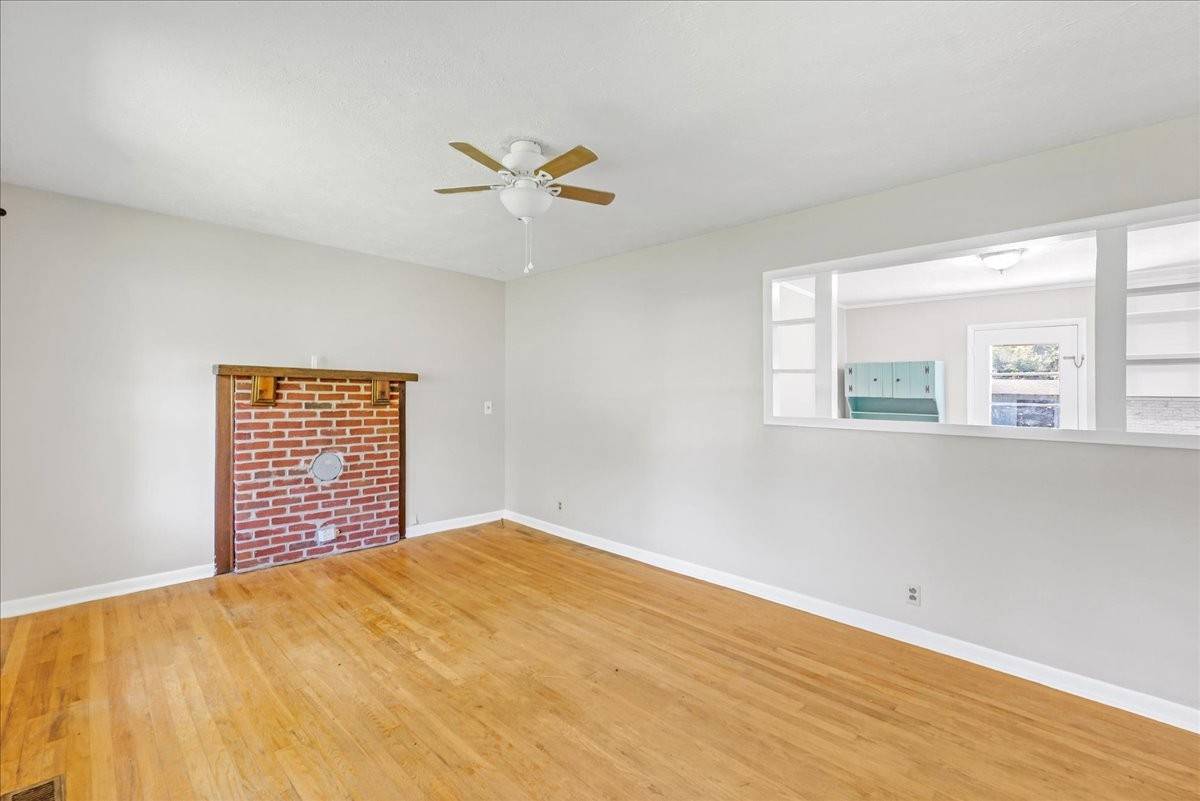 Dickson, TN 37055,212 Valleywood Dr