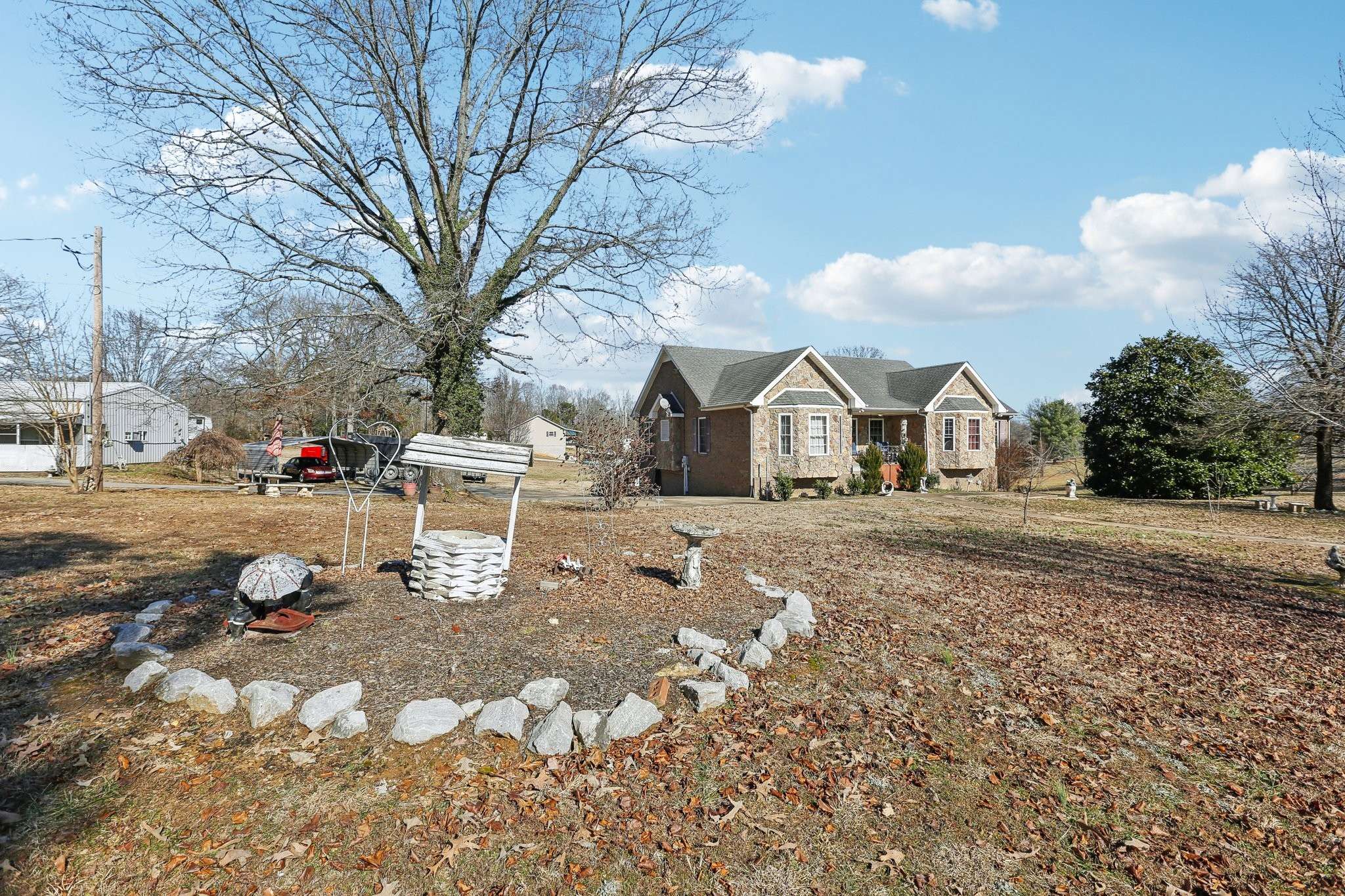 Cumberland City, TN 37050,311 Downs Rd