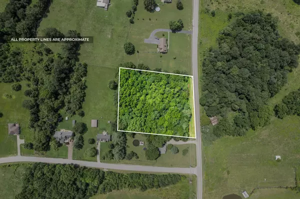 2809 Lake Road, Woodlawn, TN 37191