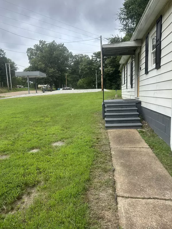Camden, TN 38320,273 E Lake St