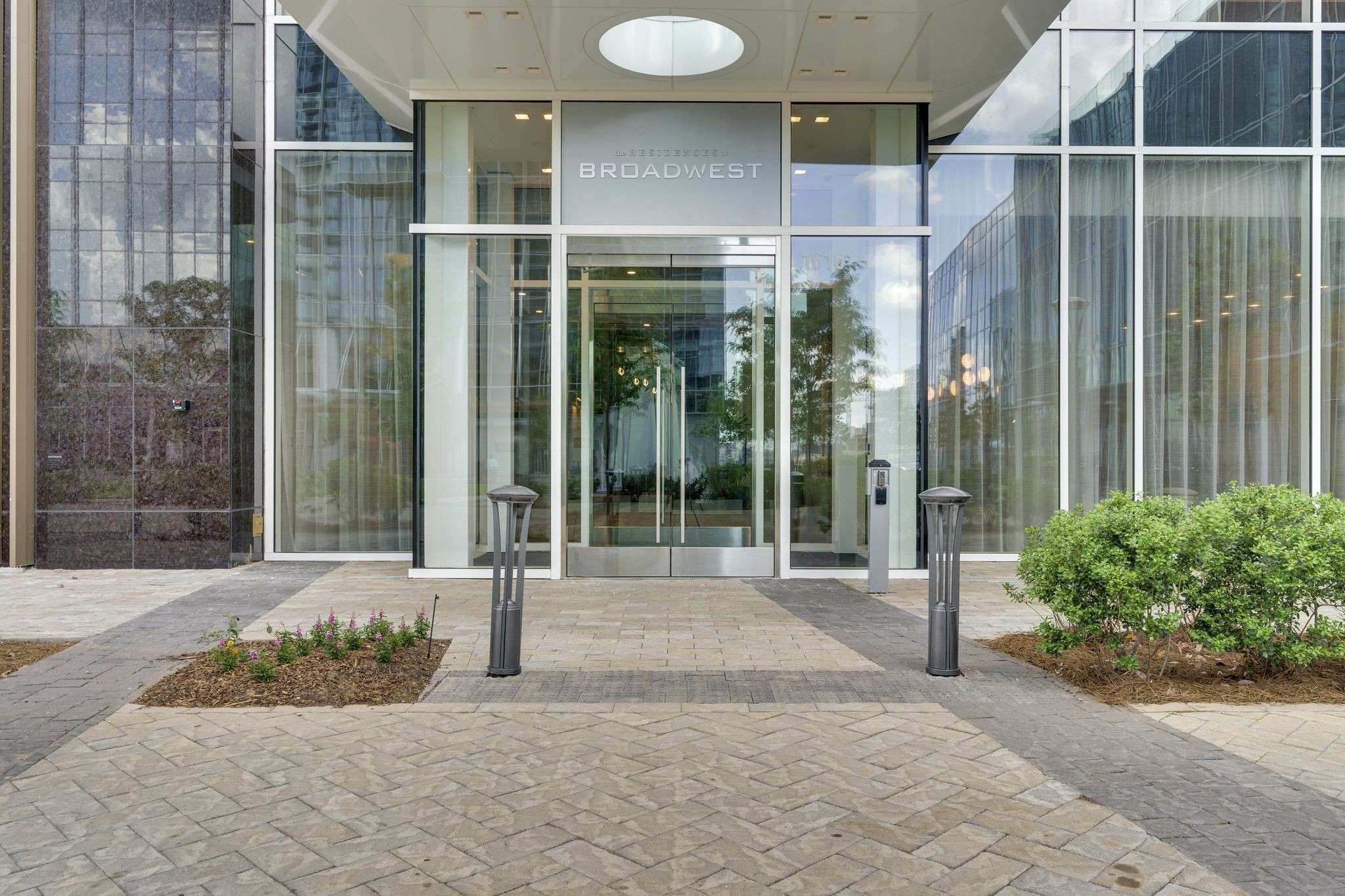 Nashville, TN 37203,1616 West End Ave #2101