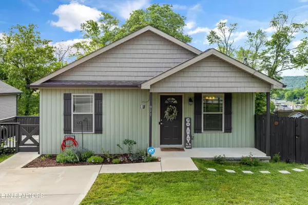 Clinton, TN 37716,911 Loy St