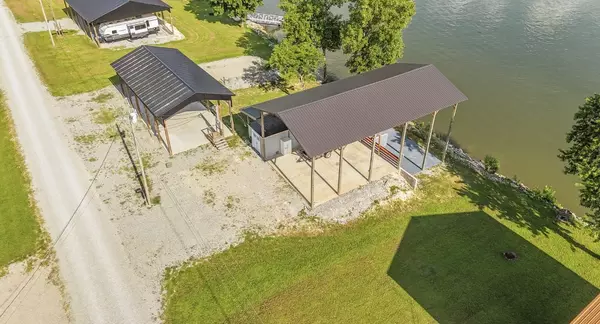 Clifton, TN 38425,1085 Wc Pickett Rd