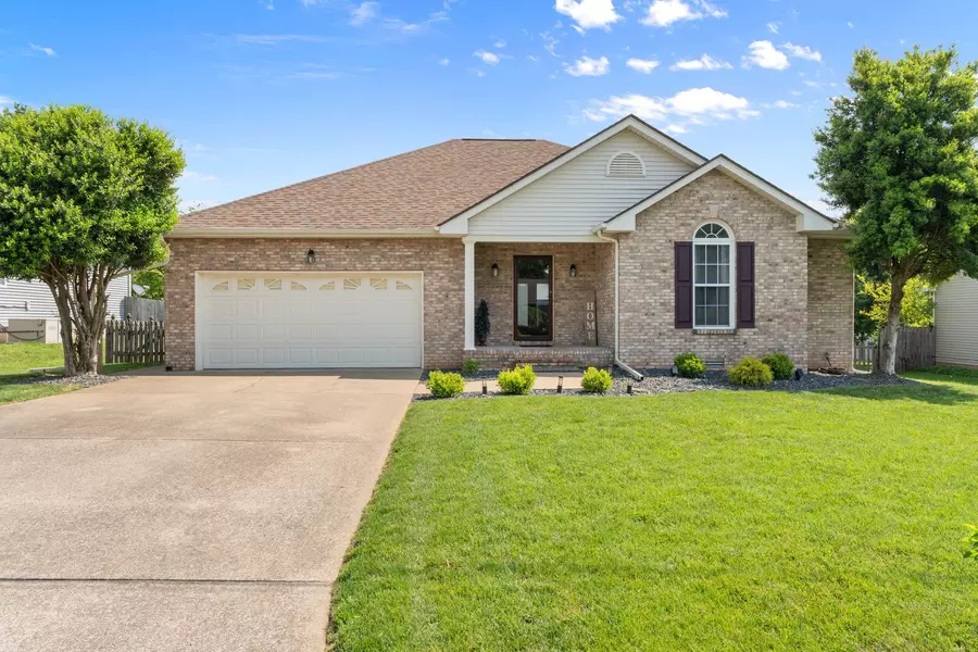 917 Lone Oak Dr, Gallatin, TN 37066