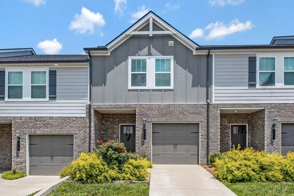 Columbia, TN 38401,908 Oak Ridge Ln