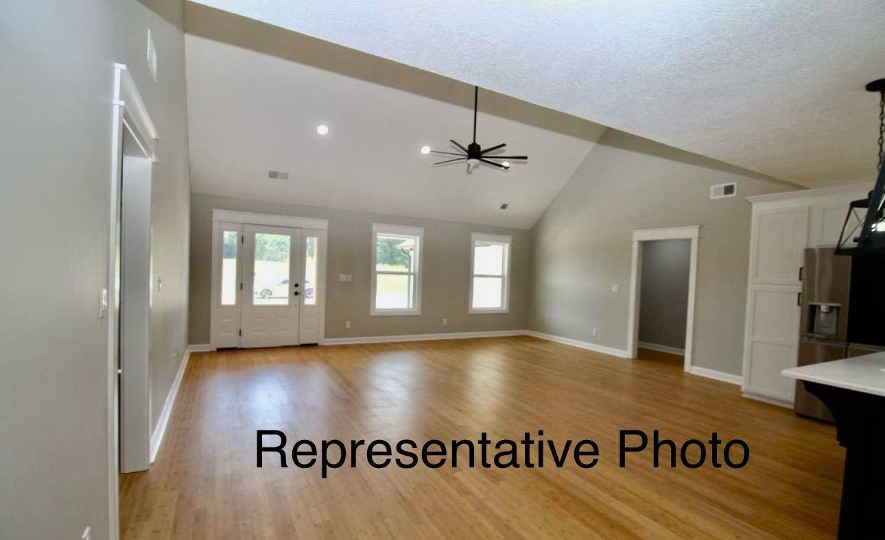 Lexington, TN 38351,440 Oak Point Dr