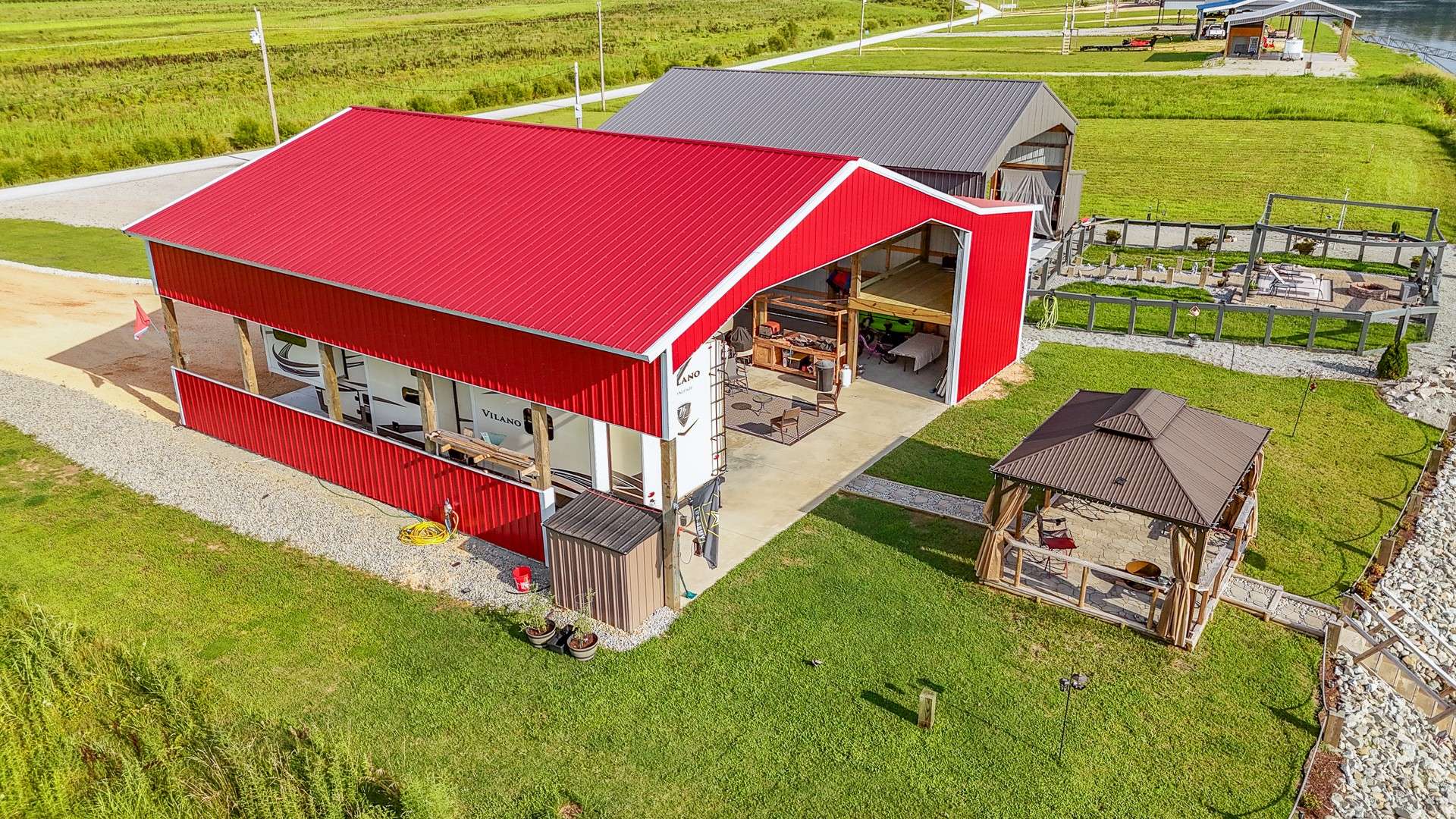 Clifton, TN 38425,1813 Hardin Bottom River Rd