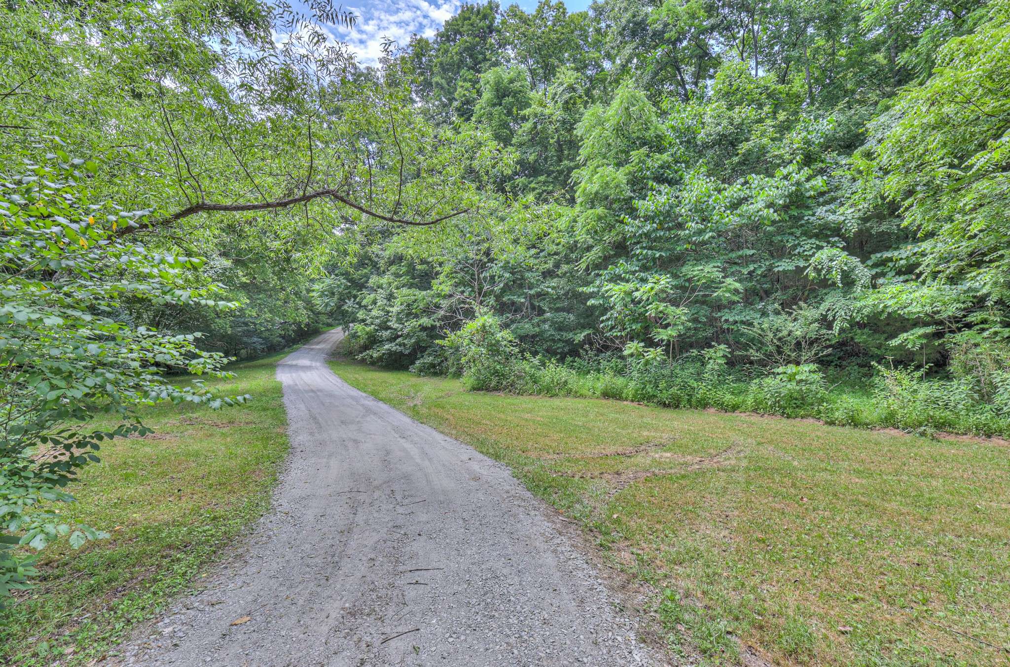 Hendersonville, TN 37075,569 Hogans Branch Rd