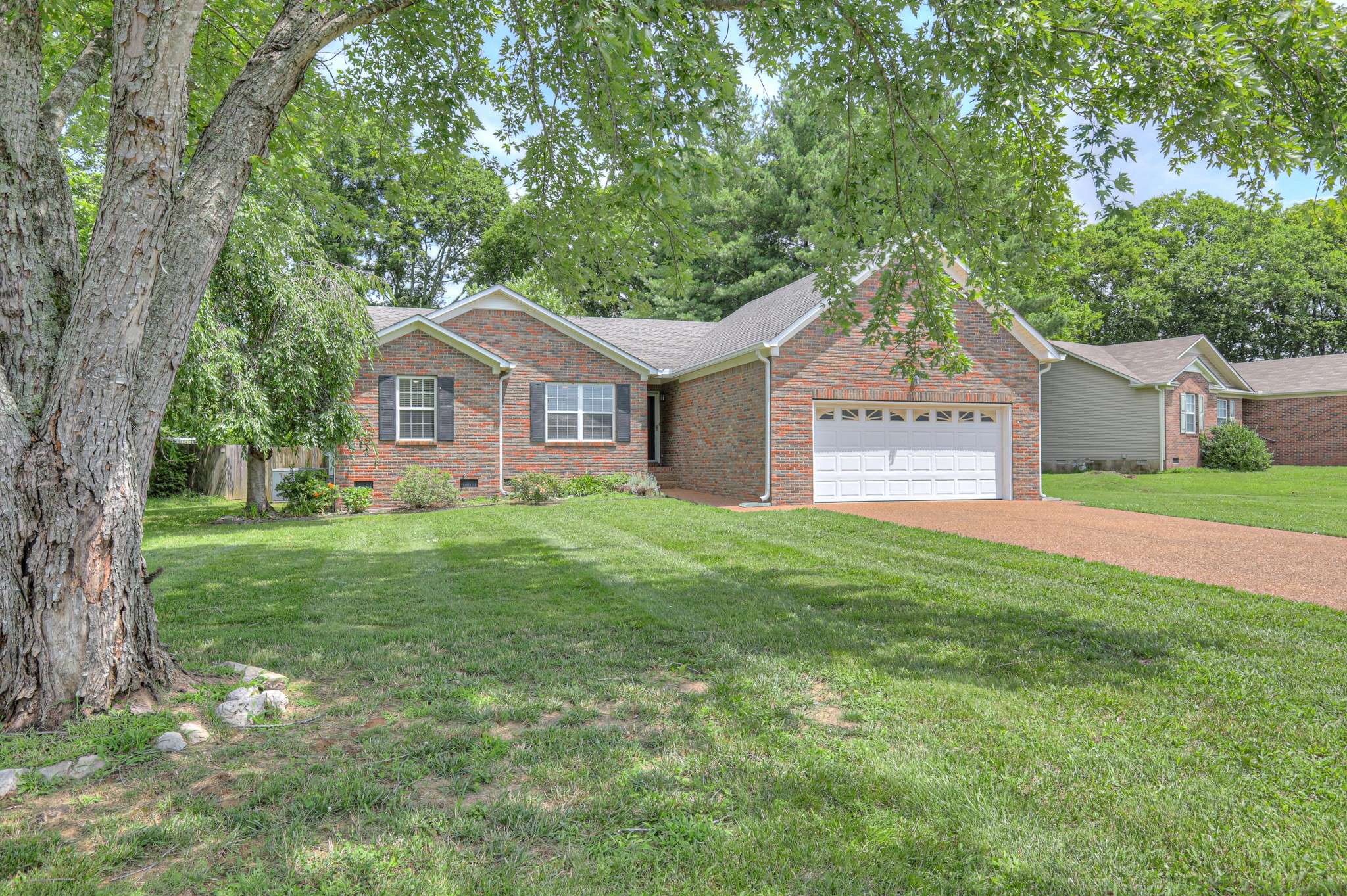 2902 Crenshaw Ct, Spring Hill, TN 37174