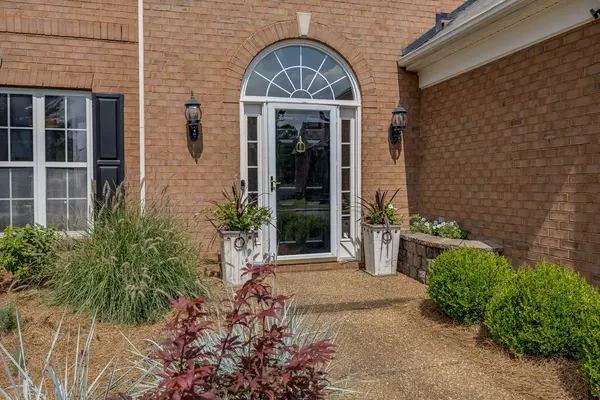 Brentwood, TN 37027,5925 Westheimer Dr