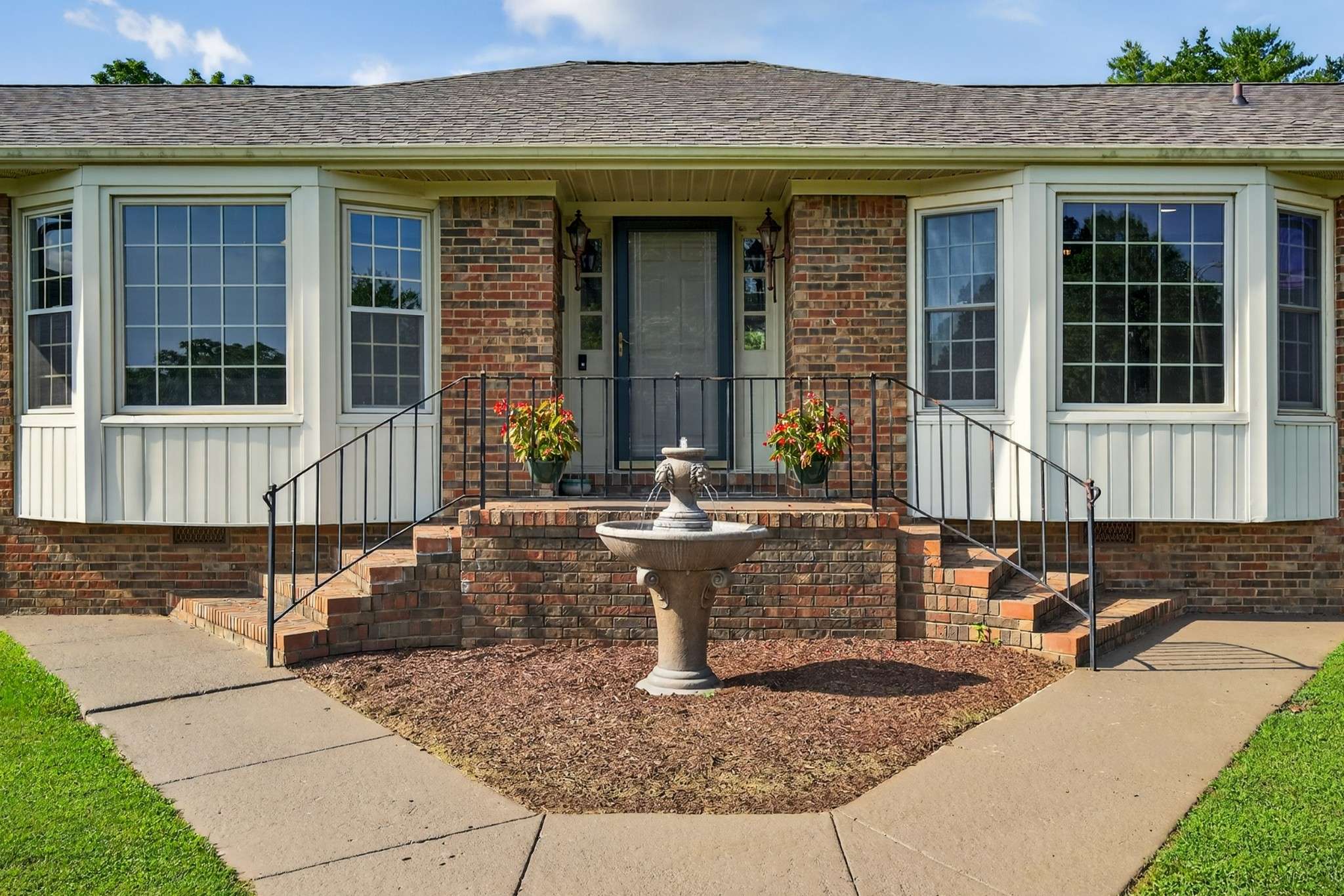 Fayetteville, TN 37334,813 Manor Dr
