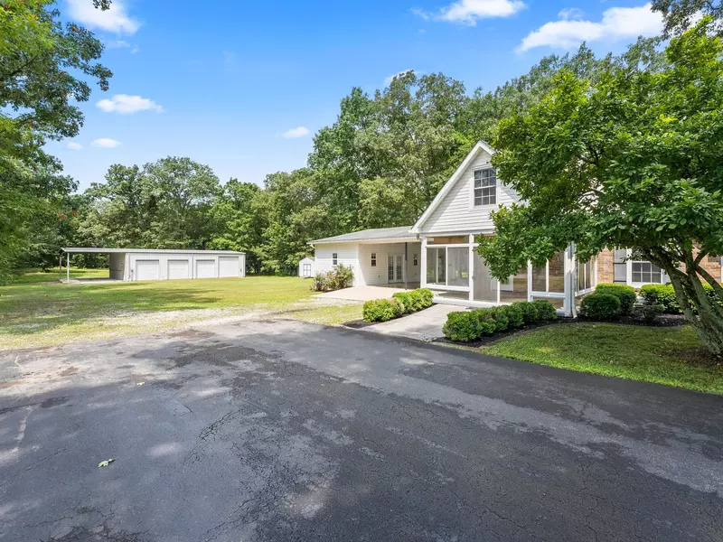1746 Harton Blvd, Tullahoma, TN 37388