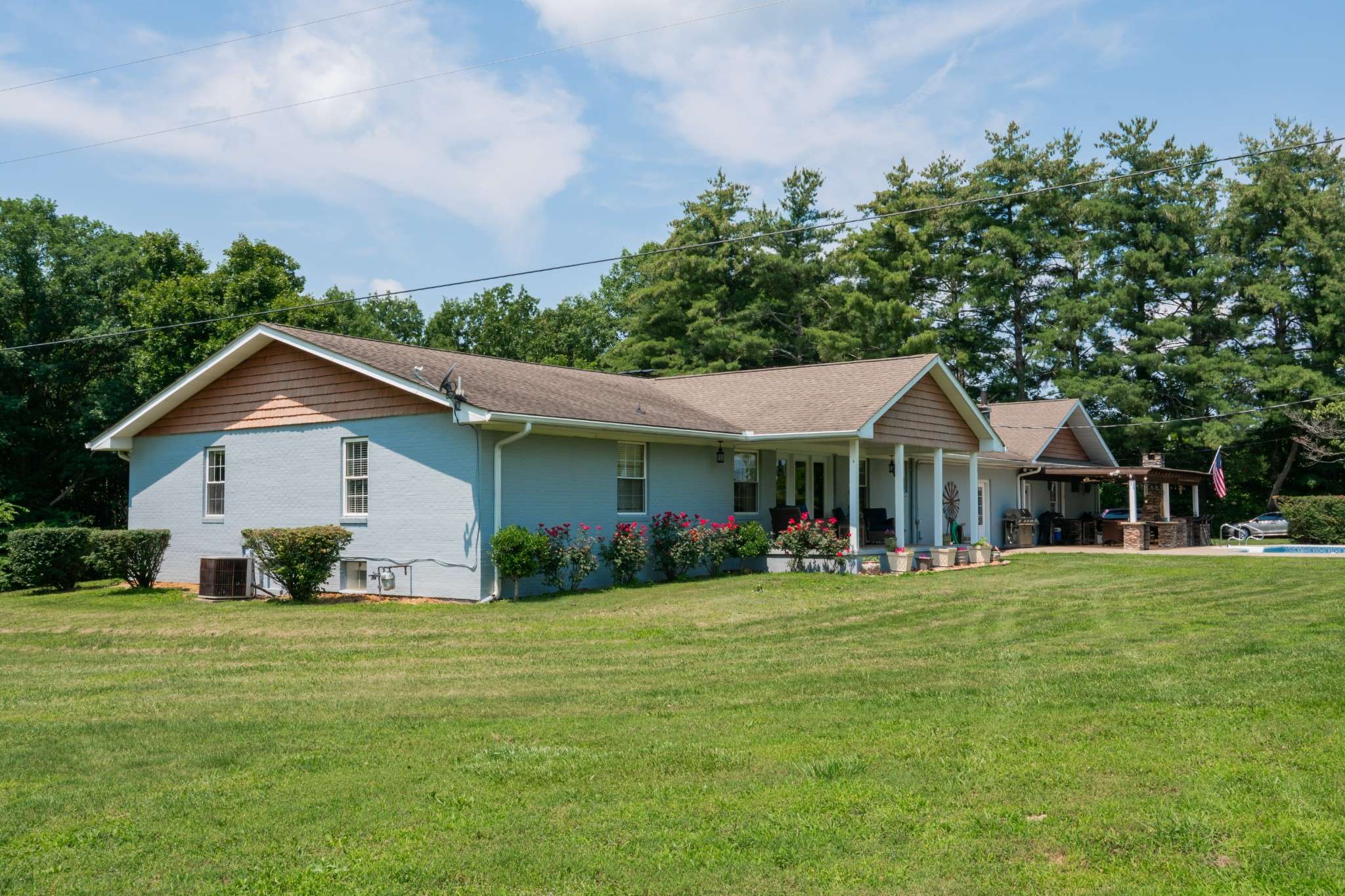 Livingston, TN 38570,933 Airport Rd