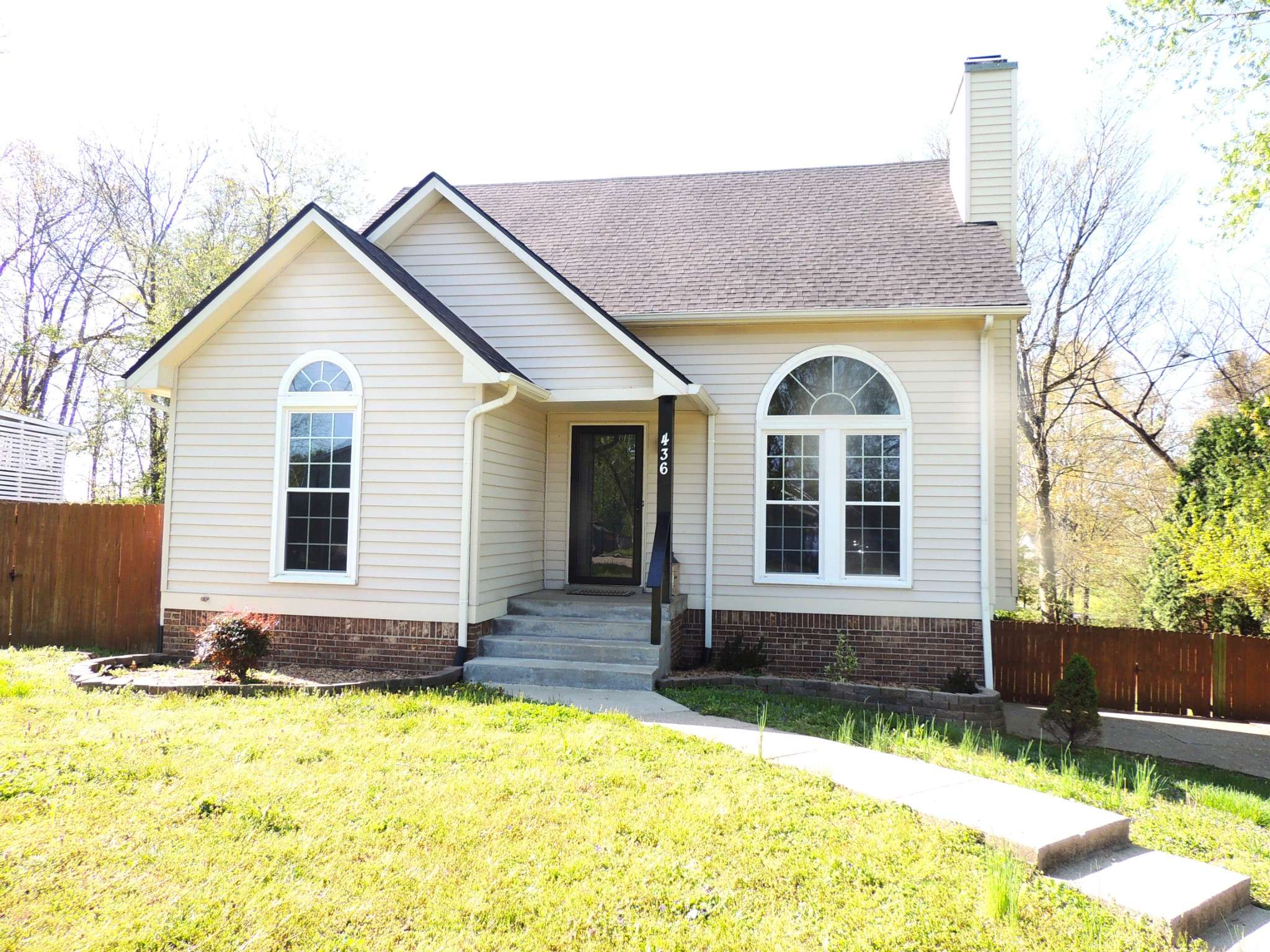 436 Bluff Dr, Clarksville, TN 37043