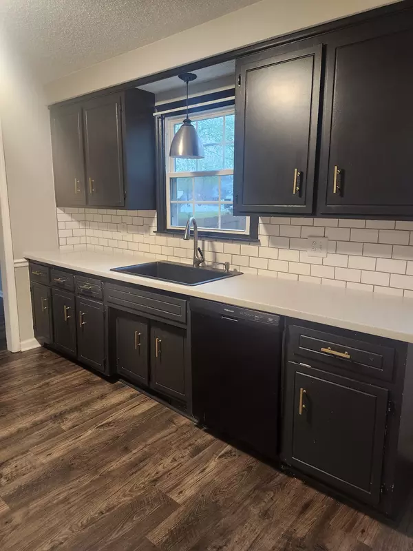 Clarksville, TN 37043,436 Bluff Dr