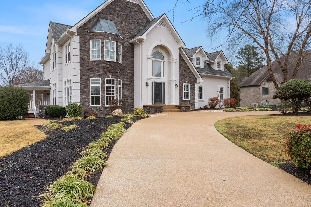 Chattanooga, TN 37416,5811 Rainbow Springs Drive