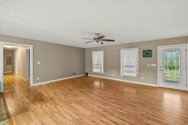 Byrdstown, TN 38549,3135 Mullins Rd