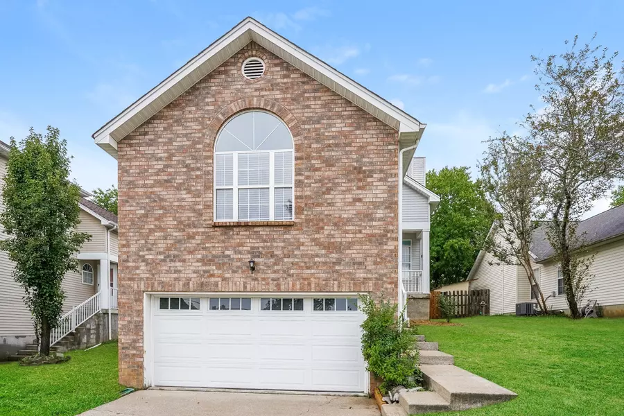 5932 Colchester Dr, Hermitage, TN 37076