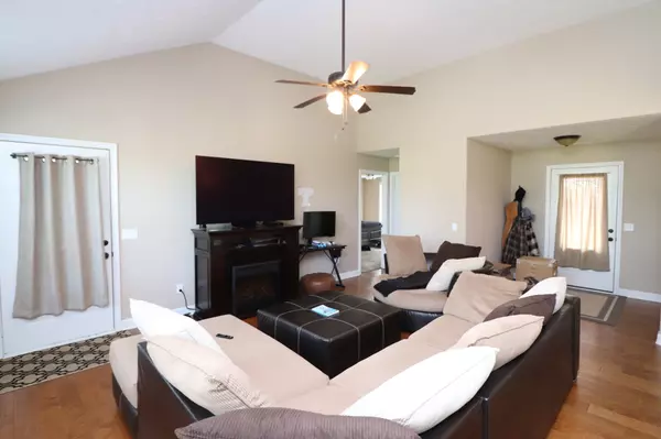 Lafayette, TN 37083,120 Mai Ridge Ln