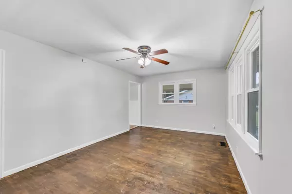 Hopkinsville, KY 42240,412 Colonial Ter