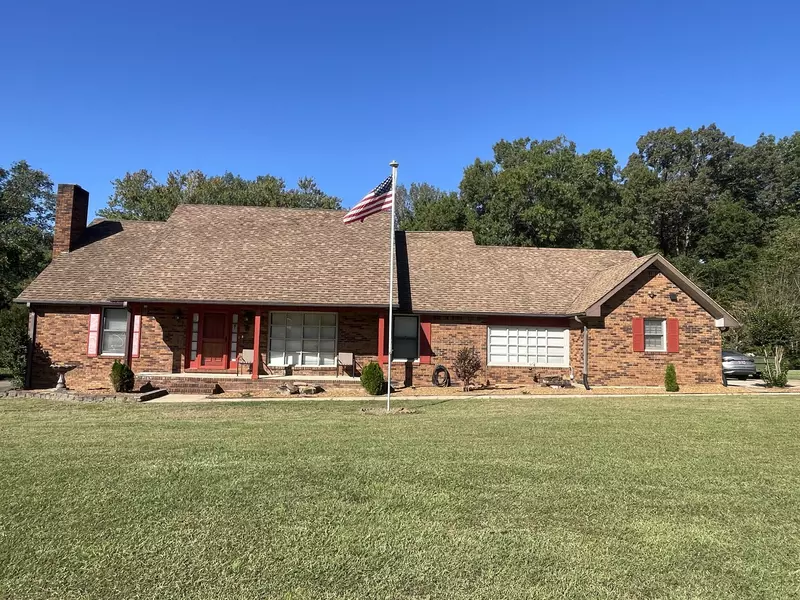 25 Paul Dr, Paris, TN 38242