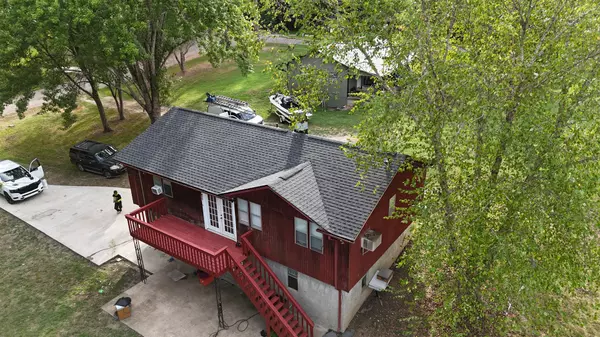 1205 Bloom Landing Rd, Charlotte, TN 37036