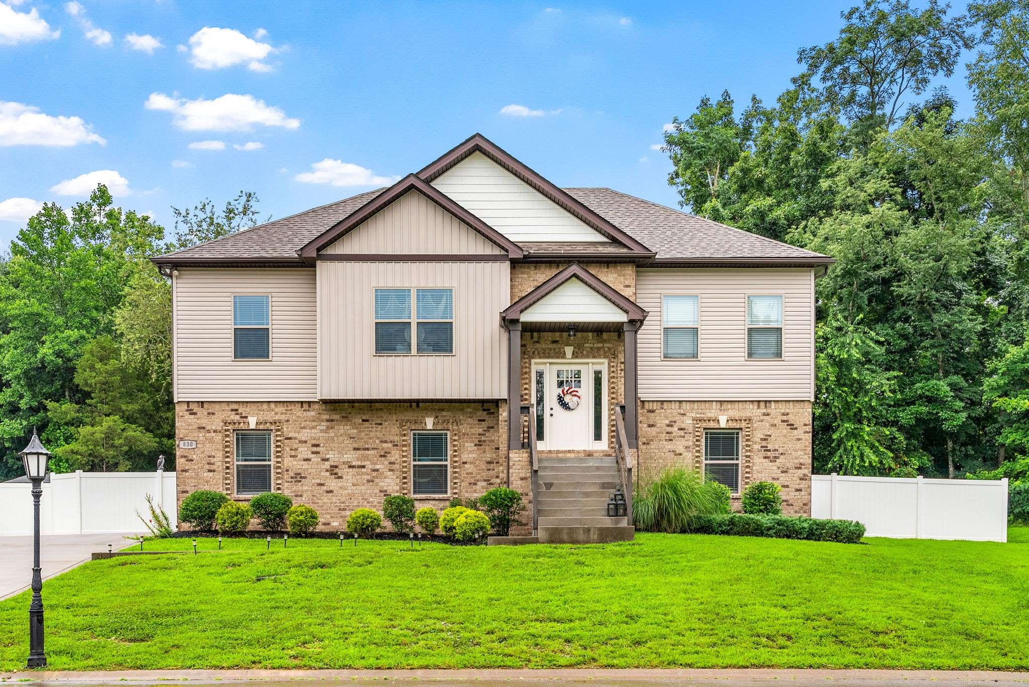 830 Snapdragon Ct, Clarksville, TN 37042