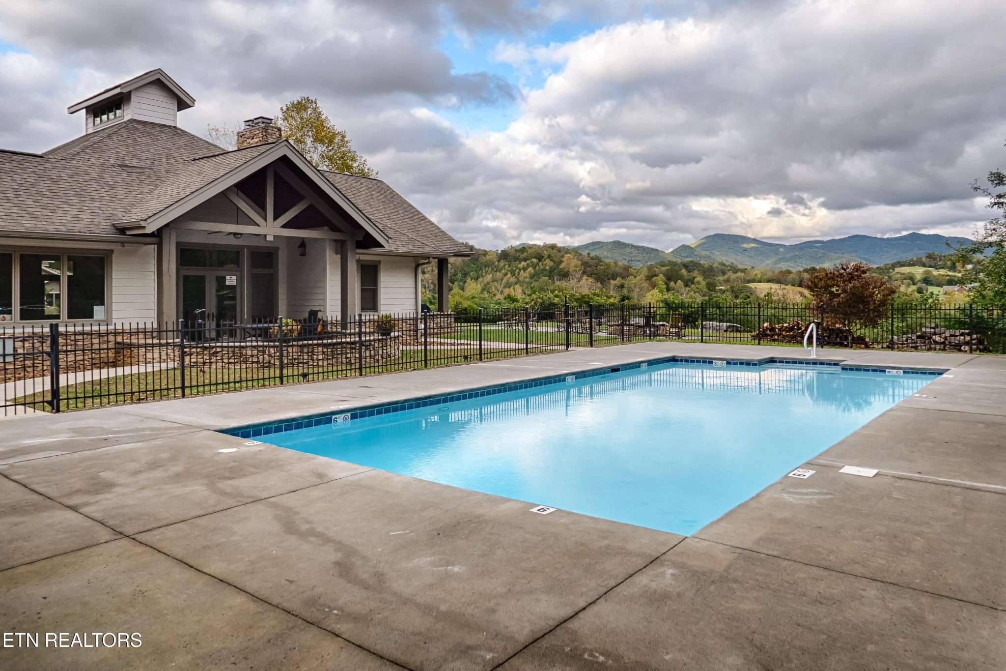 Townsend, TN 37882,229 Bishops Cap Circle #101