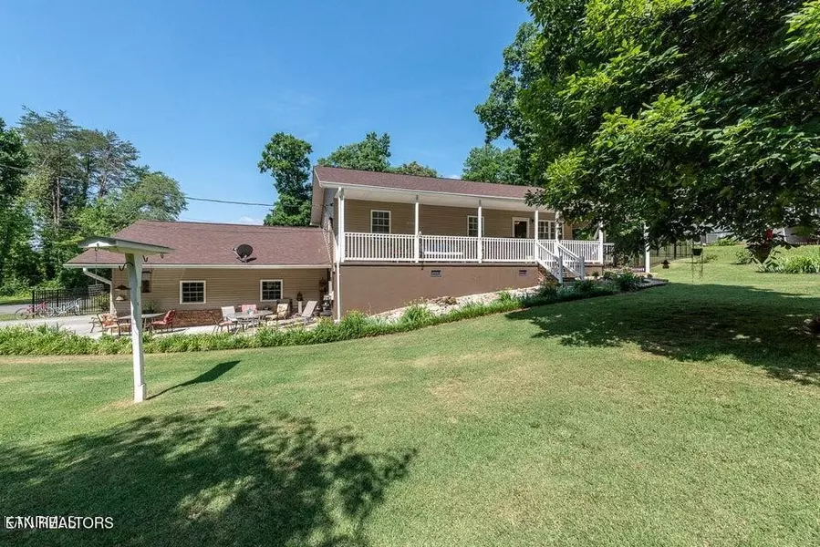 1015 Wilderness Rd, Friendsville, TN 37737