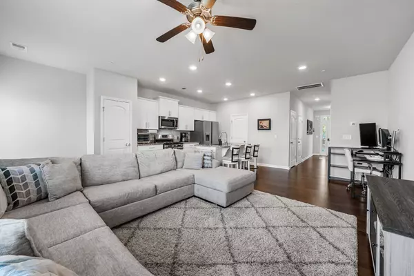 Pleasant View, TN 37146,422 Manor Row