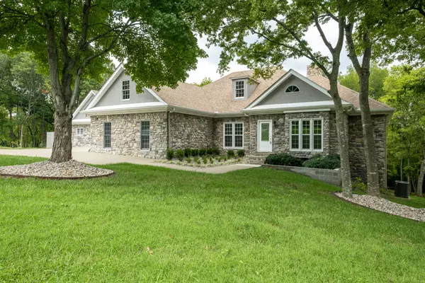 2 Stirlingshire Court, Hendersonville, TN 37075