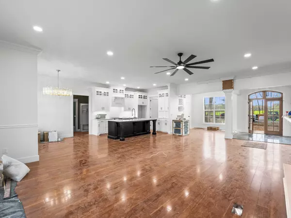 Decherd, TN 37324,511 Woods Lake Rd