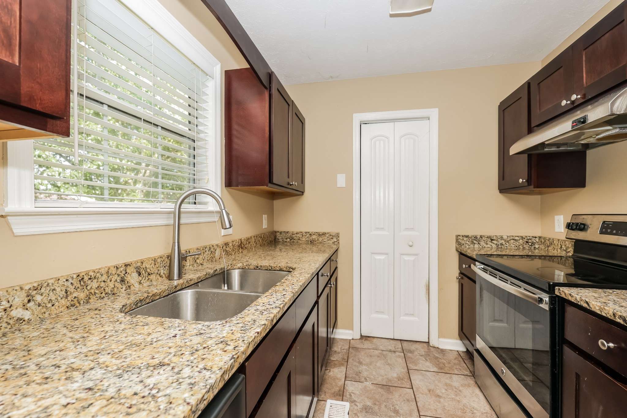 Antioch, TN 37013,1805 Hickory Lawn Ct