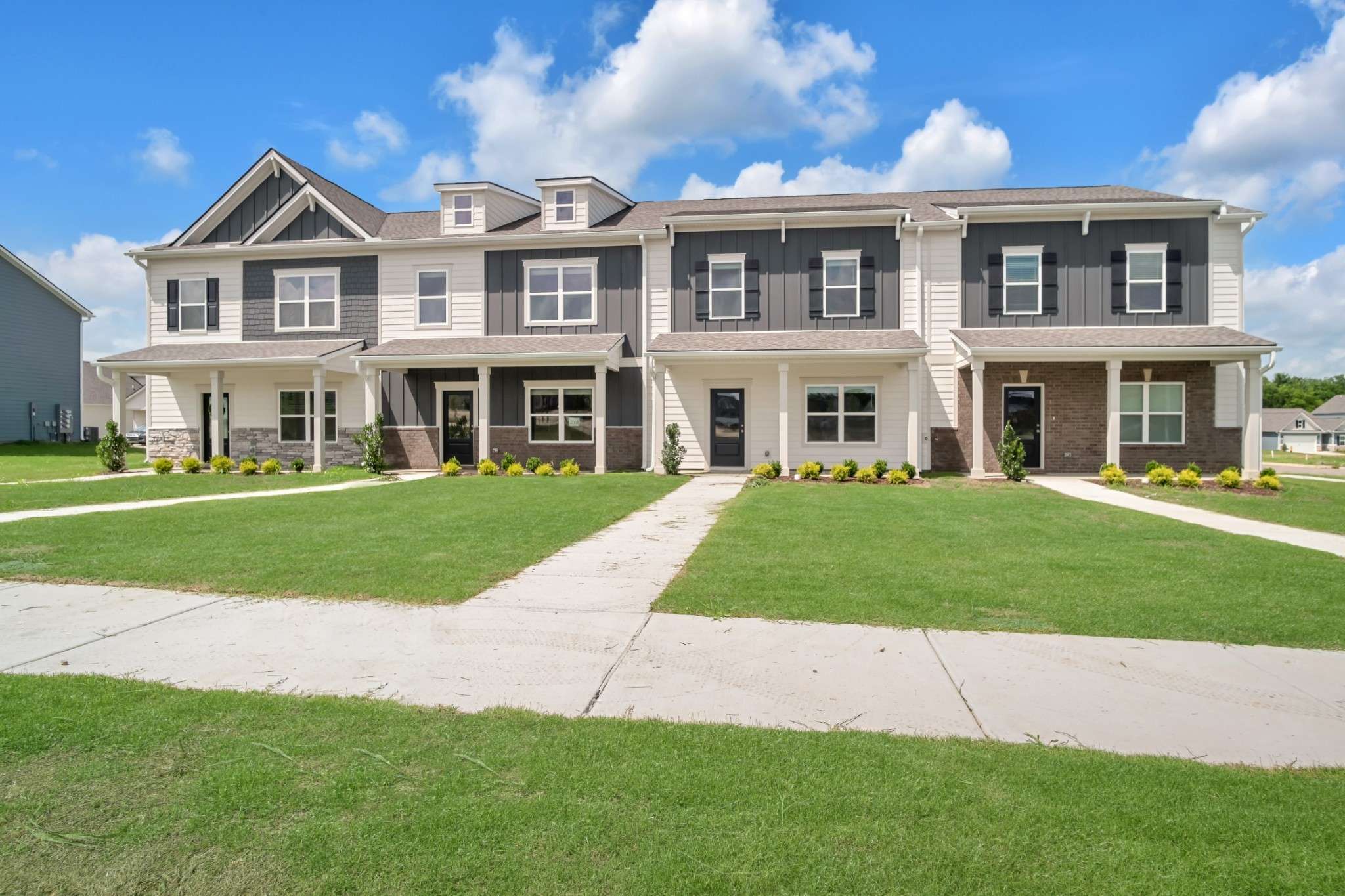 Lebanon, TN 37087,212 Gunnersbury Dr