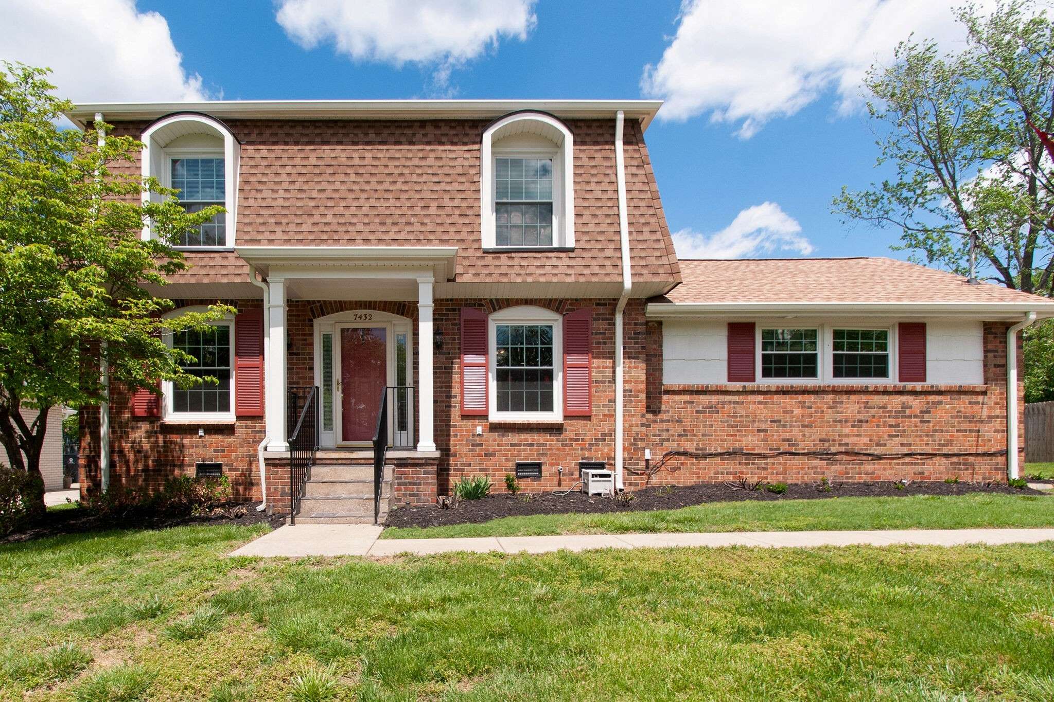 7432 Stacy Dr, Nashville, TN 37221