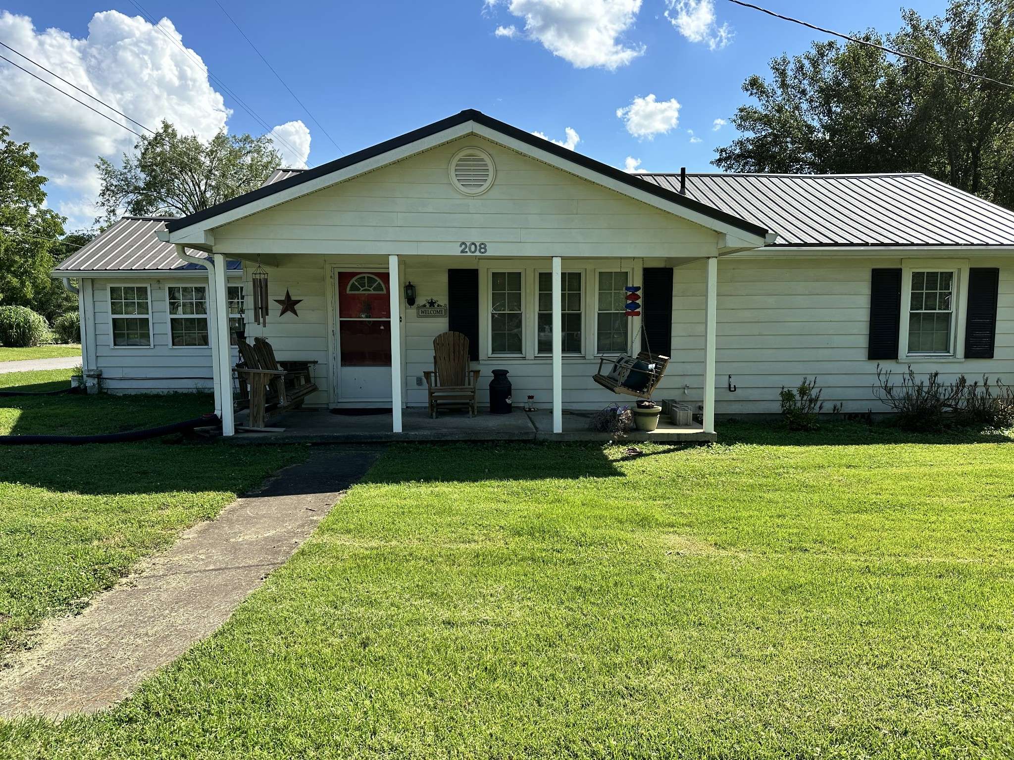 208 Wakefield Ave, Cornersville, TN 37047