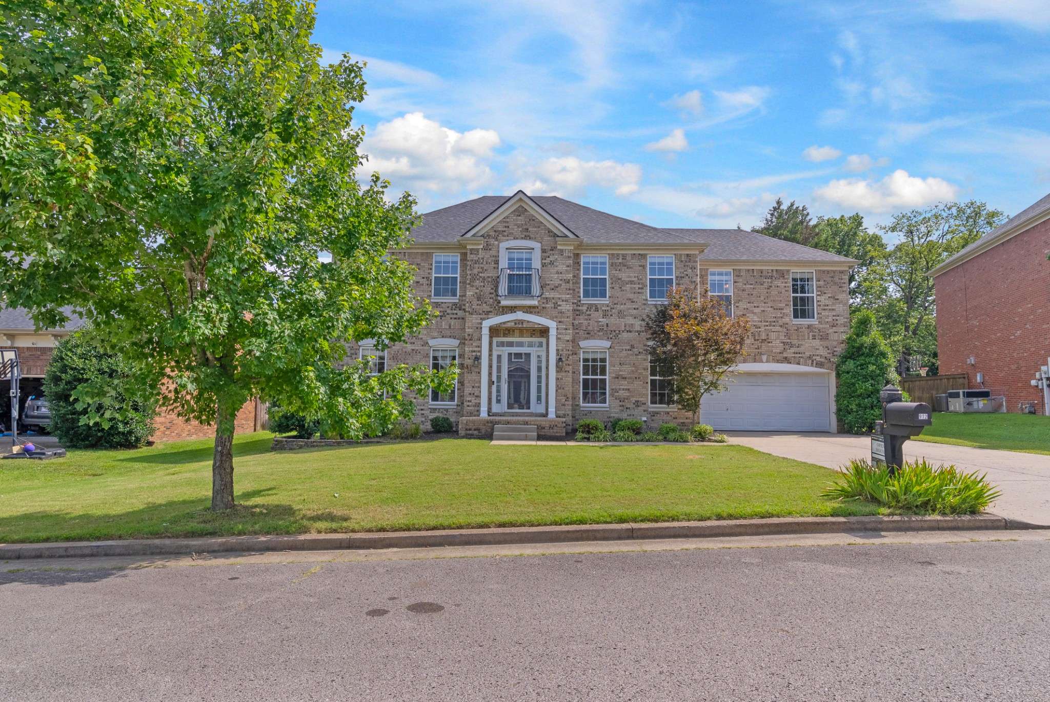 912 Falling Water Ct, Nashville, TN 37221